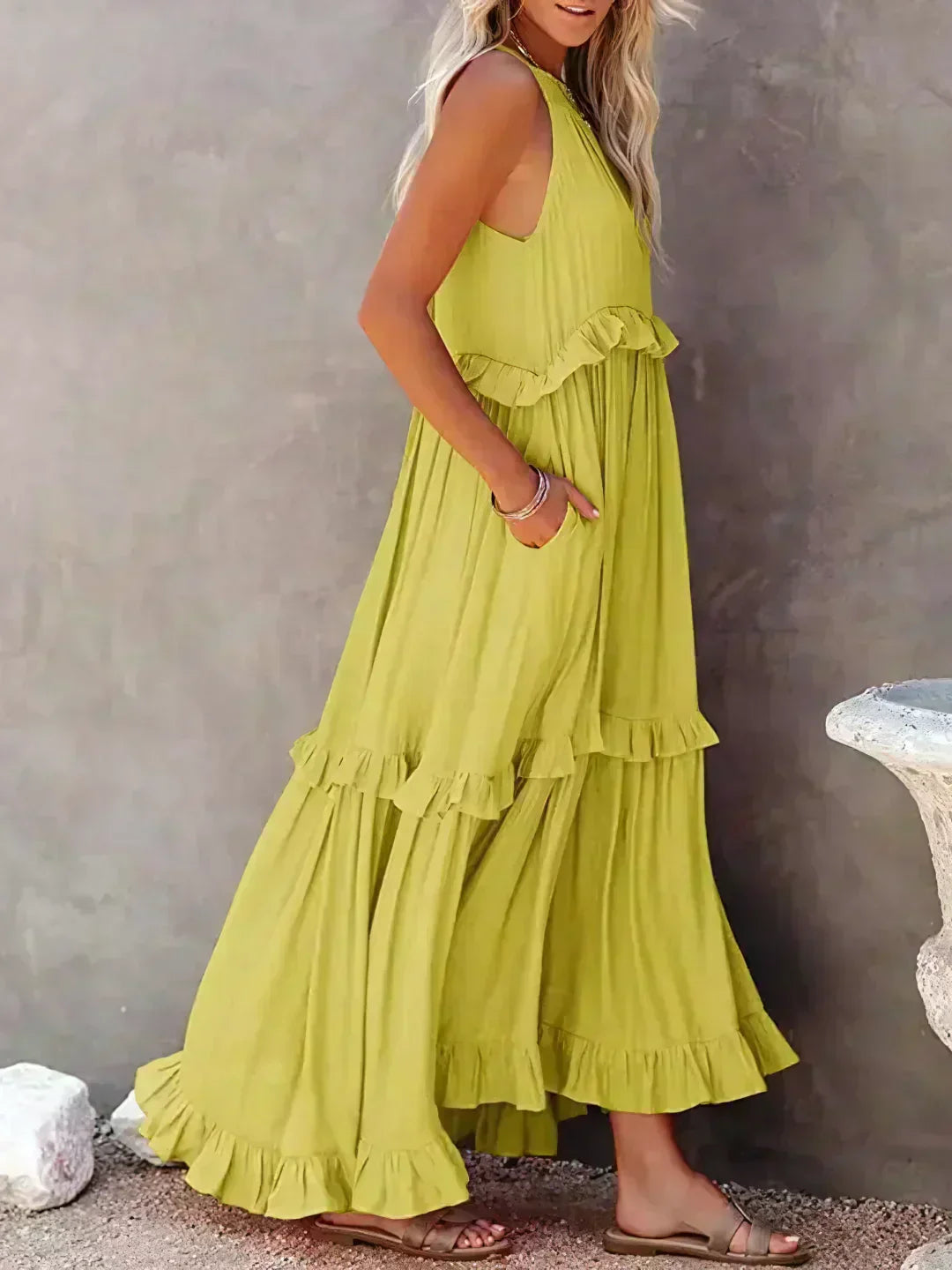 Brigitte | Robe sans manches élégante à bordures à volants pour toutes les occasions - Image 21