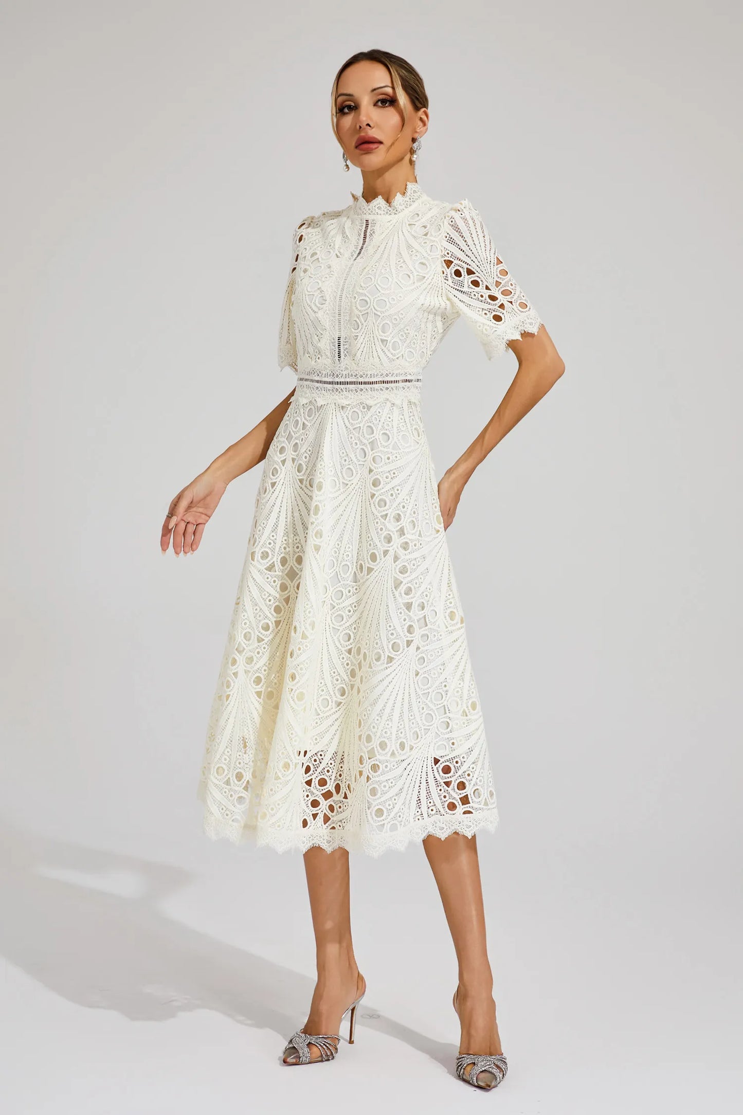 Mélanie | Robe midi élégante en dentelle pour femmes - Image 11