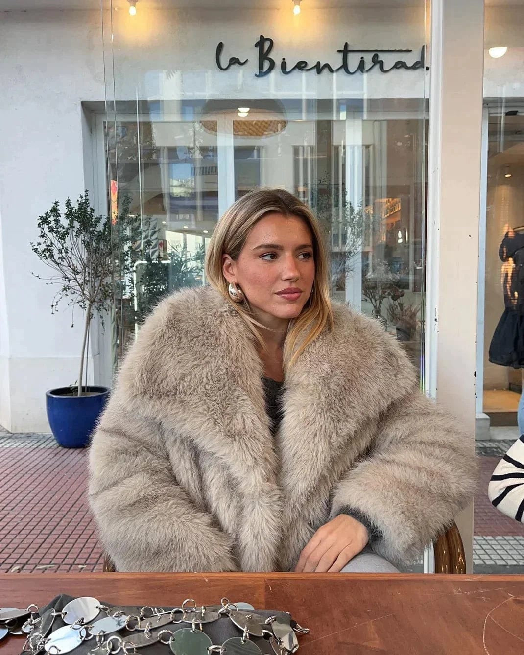 Agnès | Veste Femme Oversize en Fausse Fourrure - Image 1