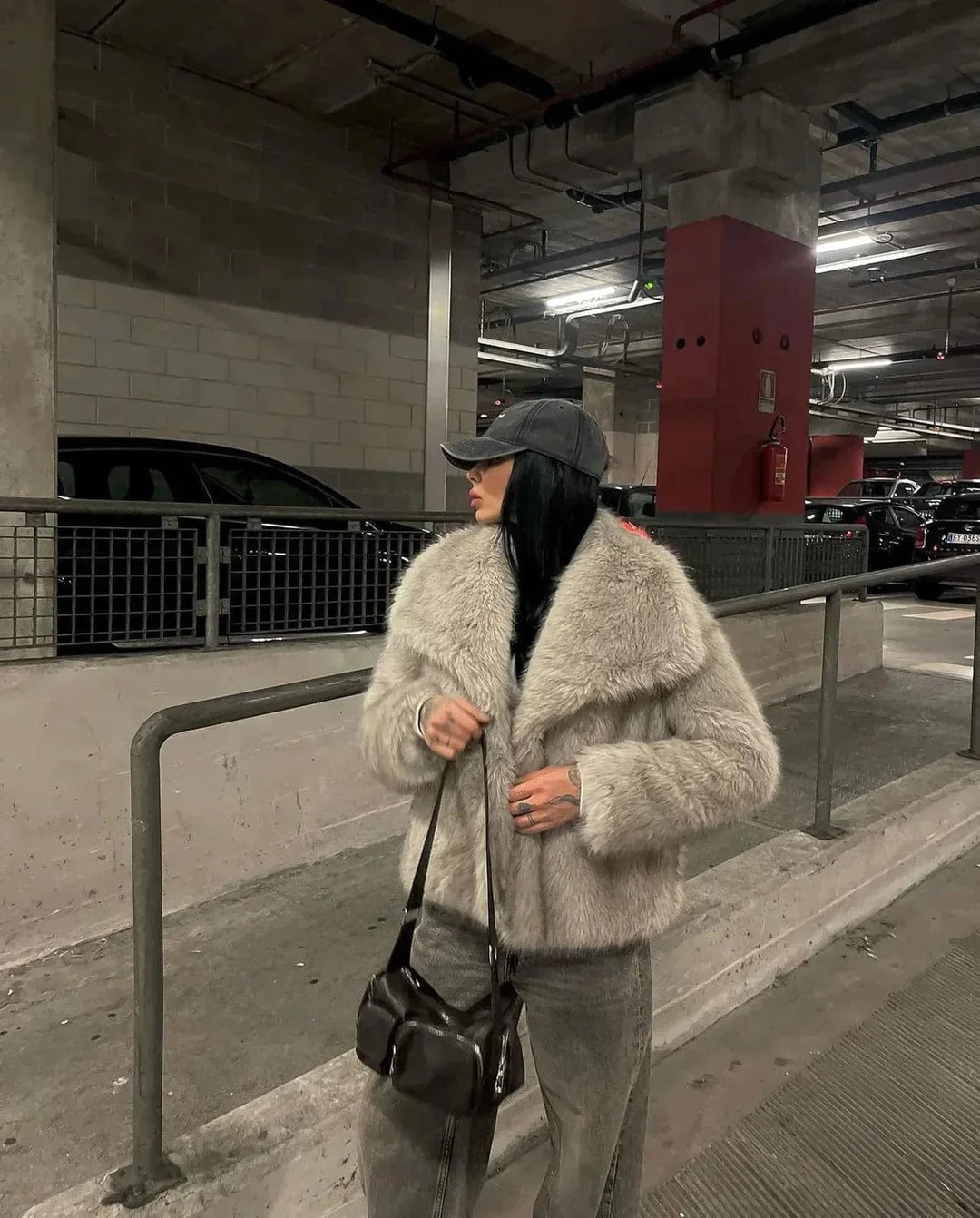 Agnès | Veste Femme Oversize en Fausse Fourrure - Image 3