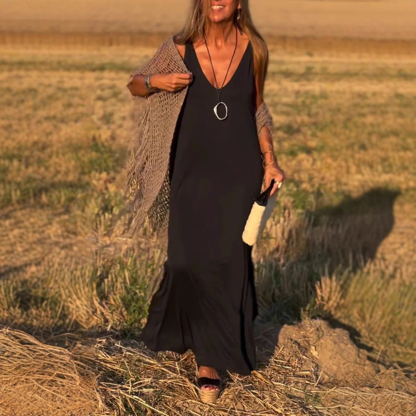 Émilienne | Robe longue élégante à col en V pour femmes - Image 7