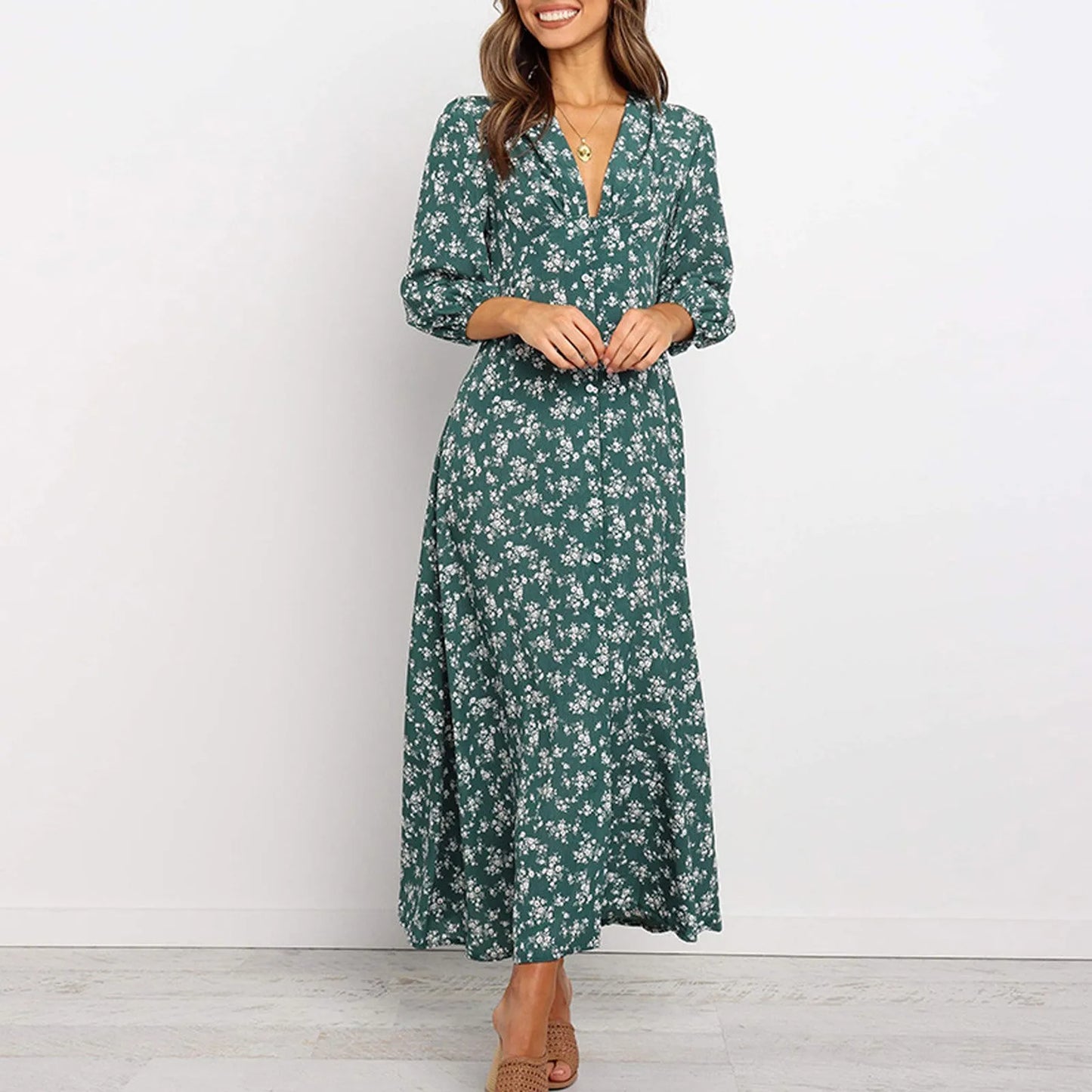 Abigaëlle | Robe élégante à col en V et à fleurs pour toutes les occasions - Image 3