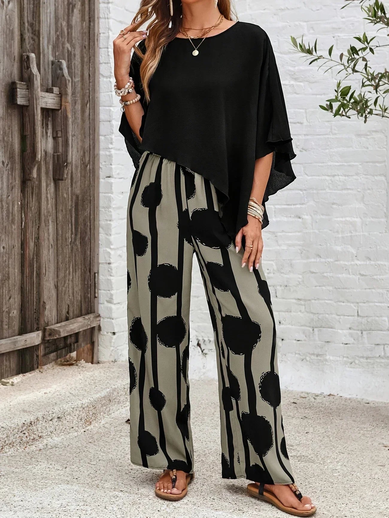 Émeline | Ensemble stylisé de top asymétrique et de pantalon imprimé pour femmes - Image 3