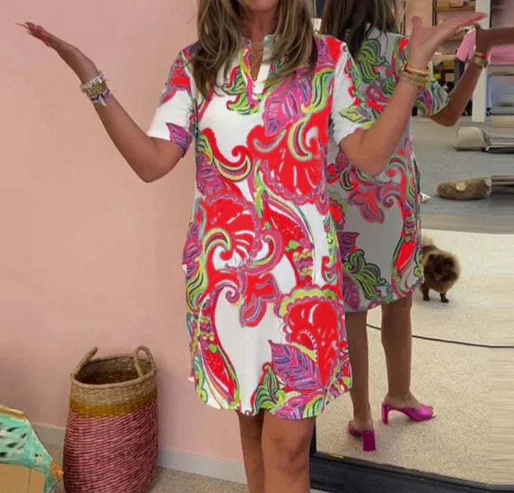 Emma | Slim Fit Kjole med Glade Mønstre