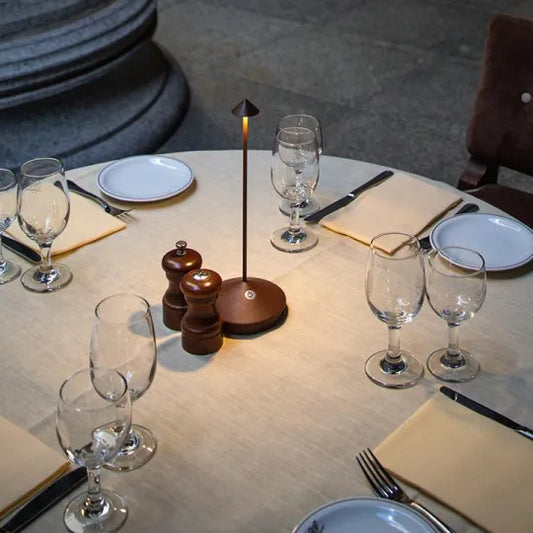 Oplys dit rum med den trådløse LED bordlampe – RadiantGlow