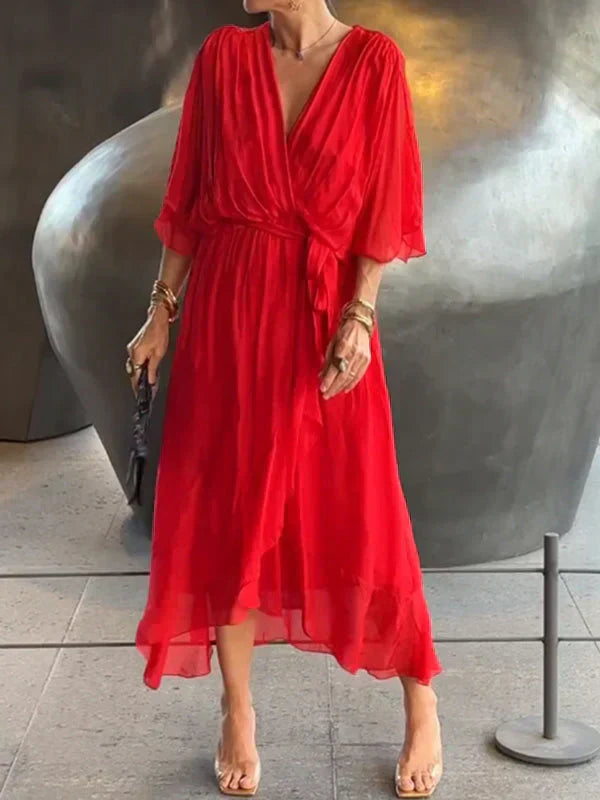 Julie | Élégante robe en soie à col en V souple - Image 9
