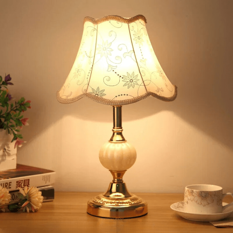Skandinavisk Vintage Bordlampe til Hjemmedekoration