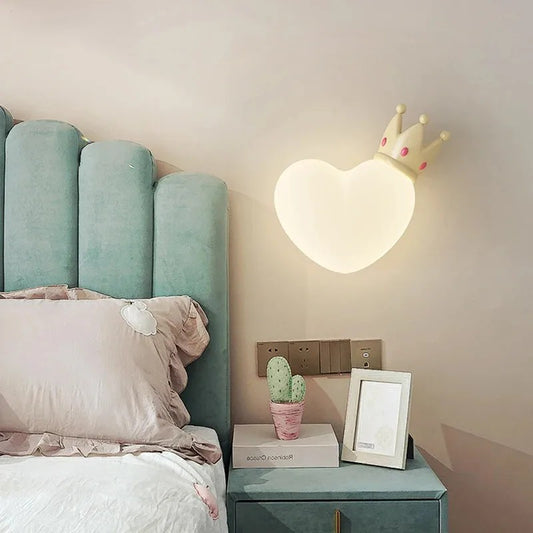 Trævæg lampe til børneværelse | Hjerteformet - Terra Pink - Image 1
