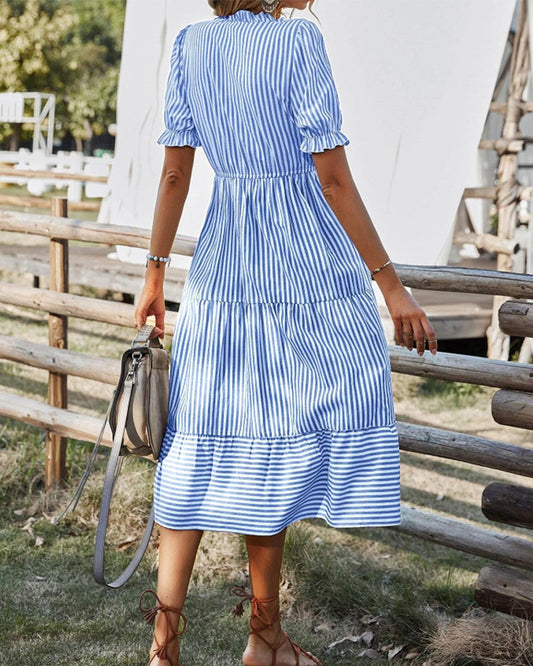 Chloé | Robe décontractée de forme A avec col en V et manches bouffantes - Image 1