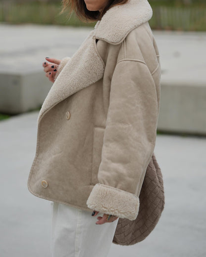 Yasmine | Veste croisée doublée en sherpa pour femme - Image 11