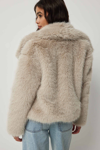 Oriane | Manteau Femme Oversize en Fausse Fourrure - Image 2