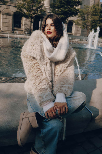 Oriane | Manteau Femme Oversize en Fausse Fourrure - Image 3