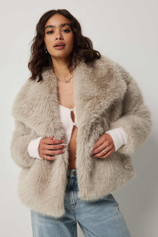 Oriane | Manteau Femme Oversize en Fausse Fourrure - Image 1