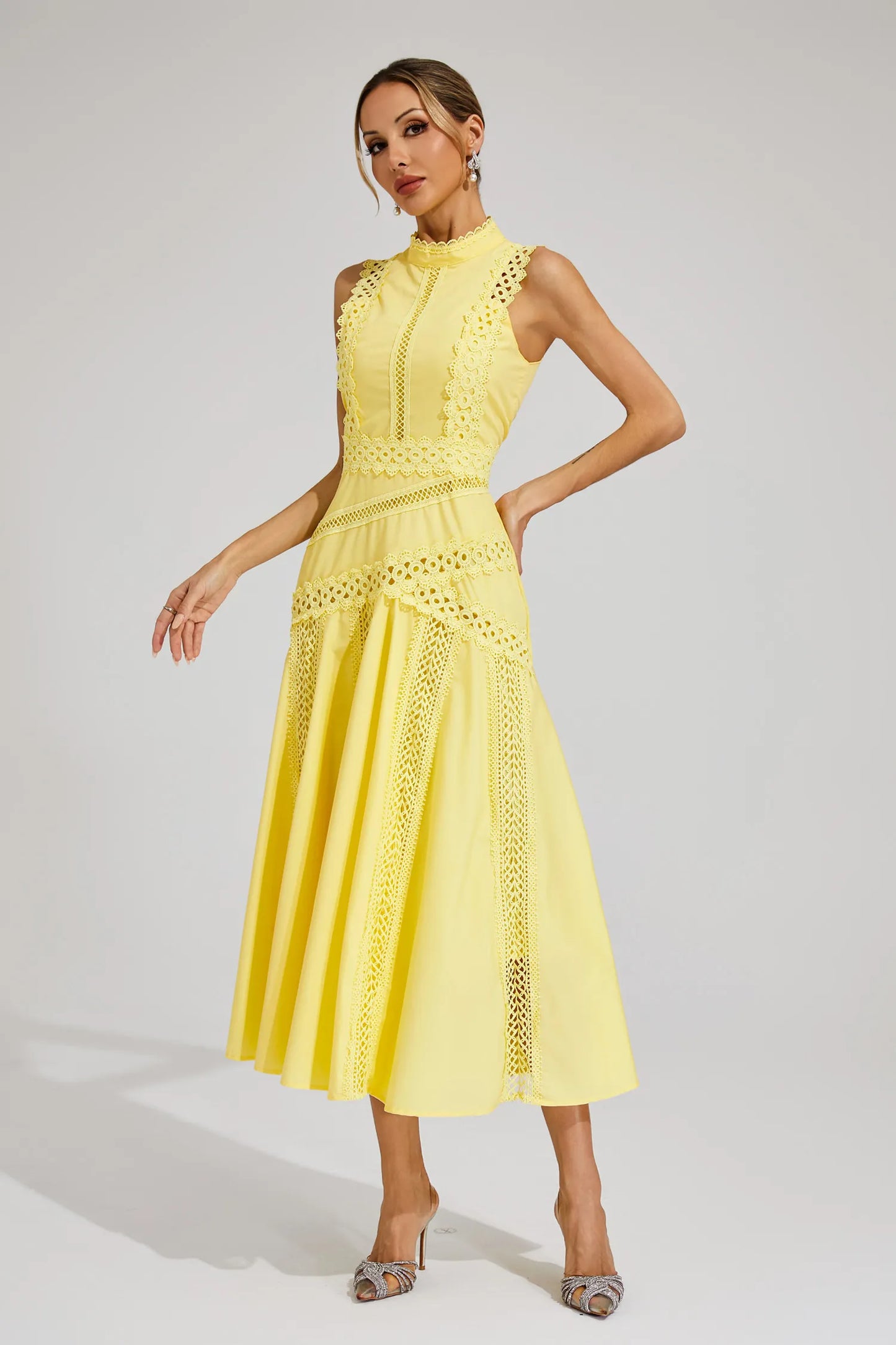 Lysa | Robe midi élégante en dentelle pour les occasions spéciales - Image 1