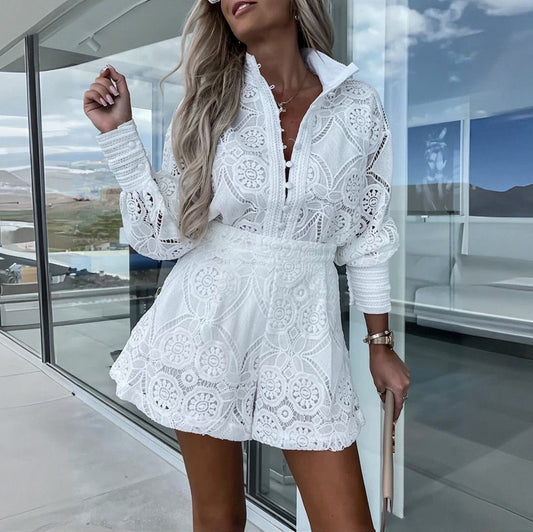 Djamila | Longue robe boutonnée en dentelle avec short - Image 1
