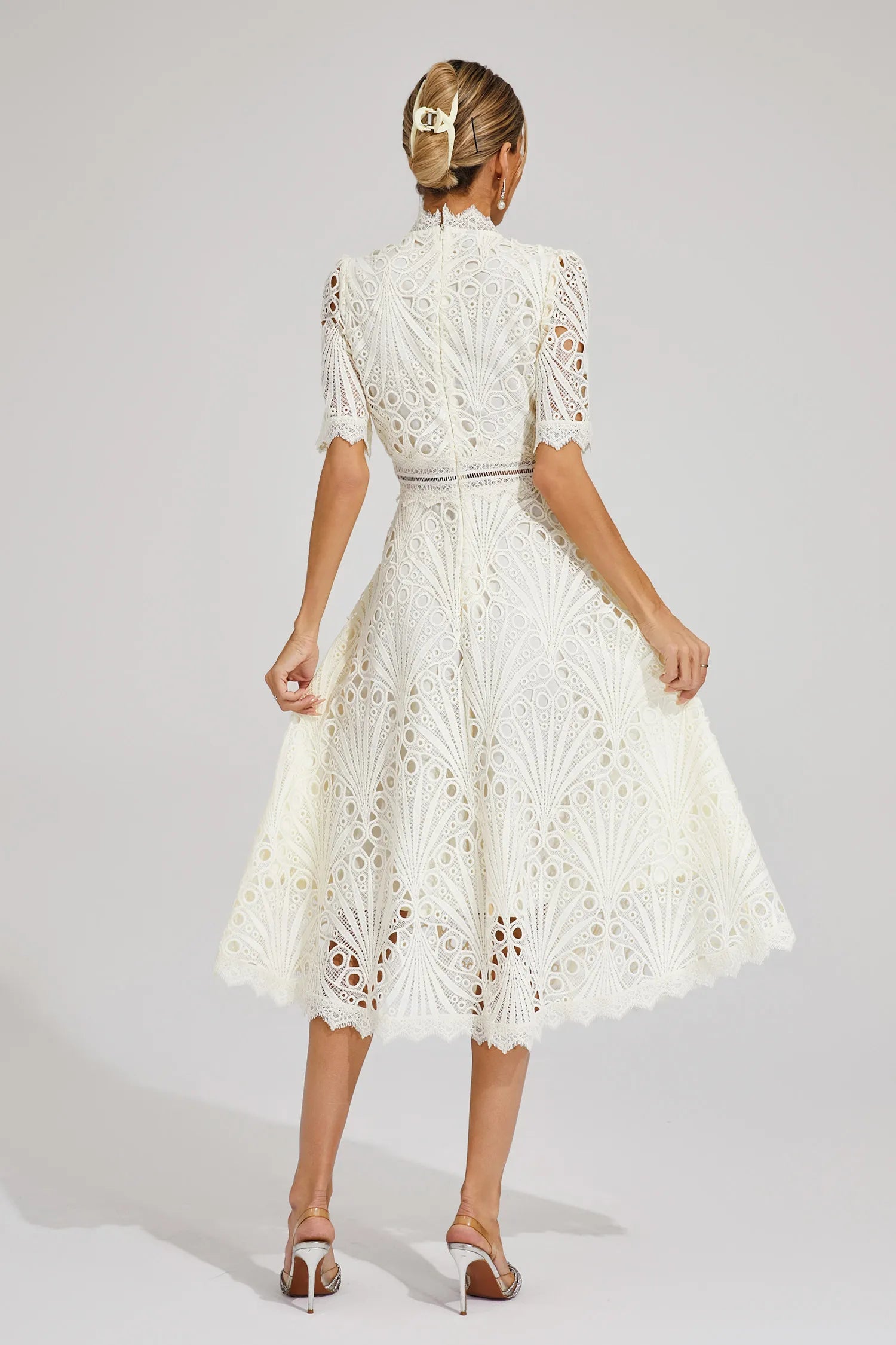 Mélanie | Robe midi élégante en dentelle pour femmes - Image 14