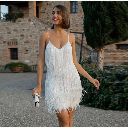 Judicaëlle | Mini robe de soirée avec franges et plumes - Image 2