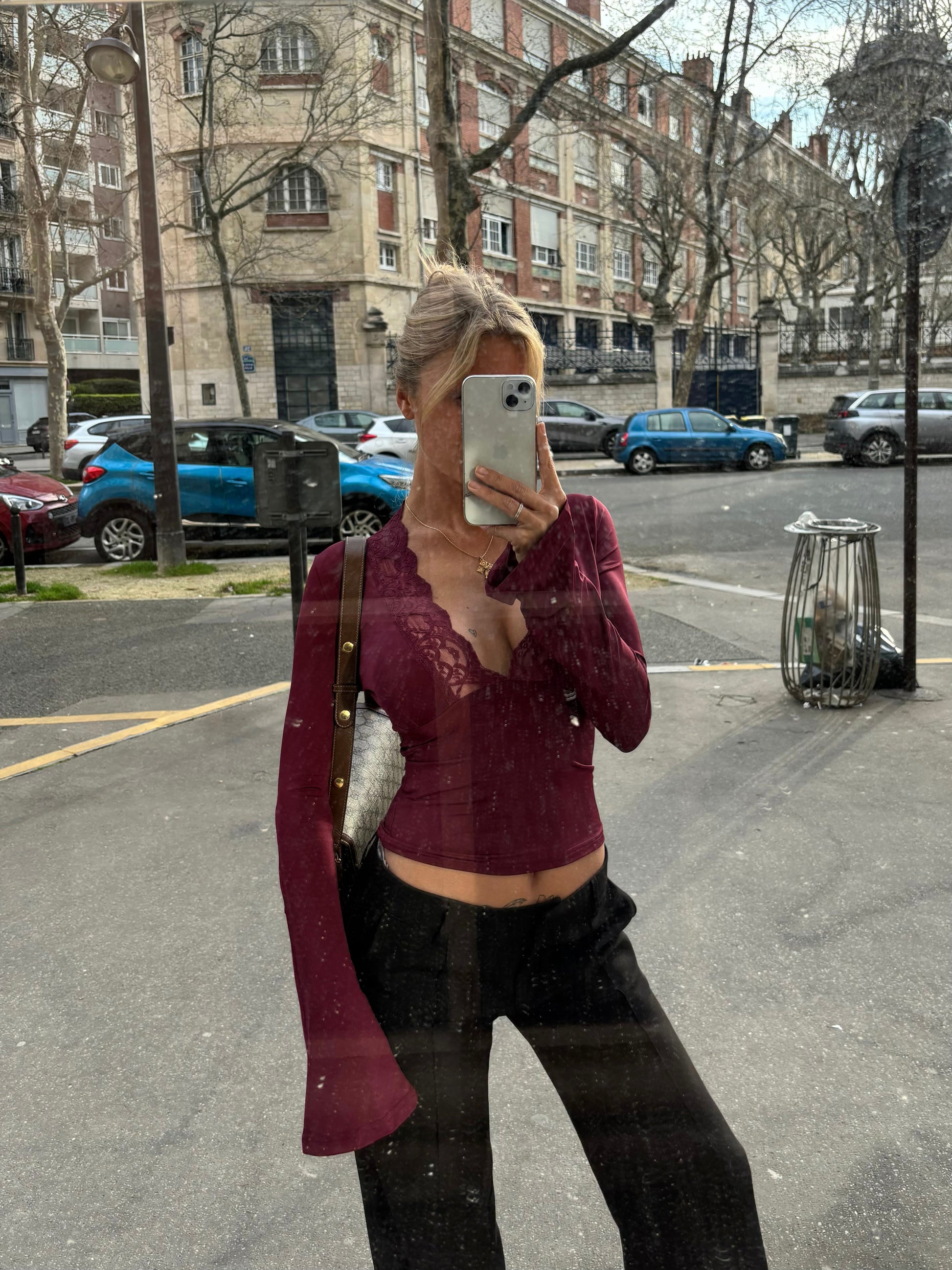 Zélie | Haut Ajusté Femme à Manches Longues et Bordure en Dentelle - Image 3