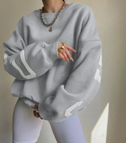 Léonie | Sweat-shirt graphique oversize à col rond pour femme - Image 14
