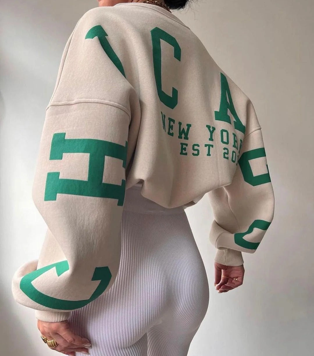 Léonie | Sweat-shirt graphique oversize à col rond pour femme - Image 1