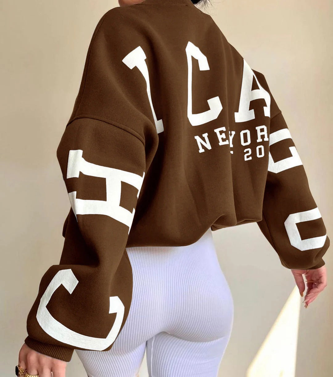 Léonie | Sweat-shirt graphique oversize à col rond pour femme - Image 5