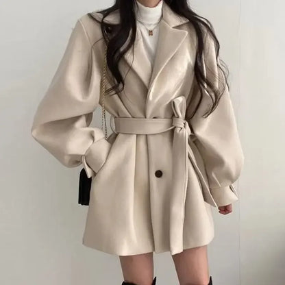 Nahia | Manteau croisé ceinturé pour femme - Image 3