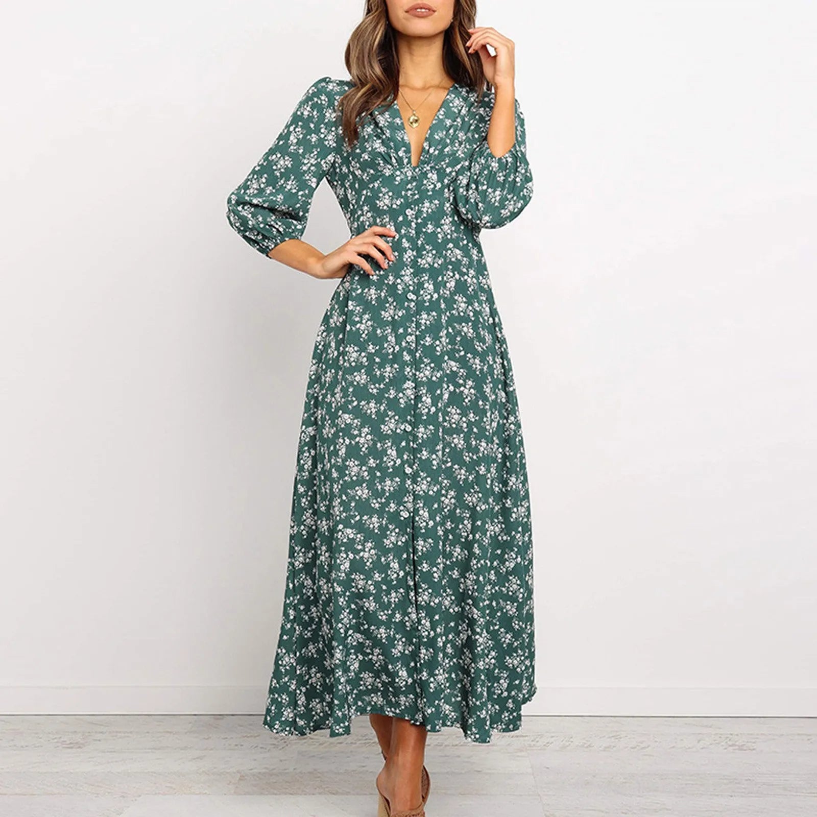 Abigaëlle | Robe élégante à col en V et à fleurs pour toutes les occasions - Image 2