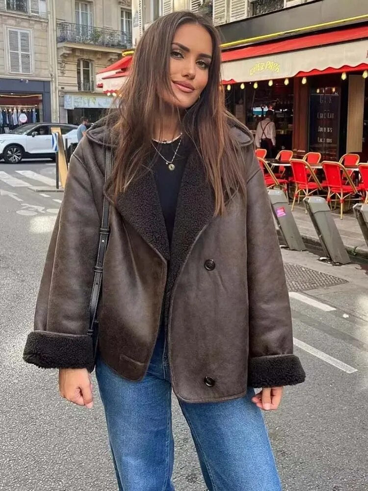 Yasmine | Veste croisée doublée en sherpa pour femme - Image 6