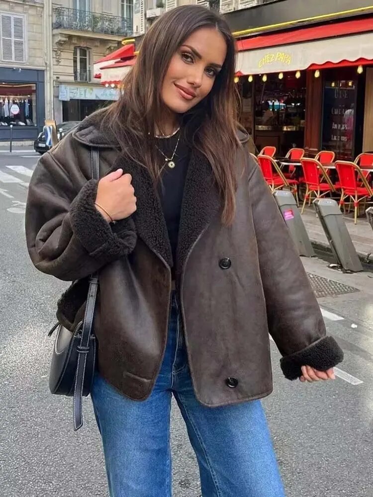 Yasmine | Veste croisée doublée en sherpa pour femme - Image 7