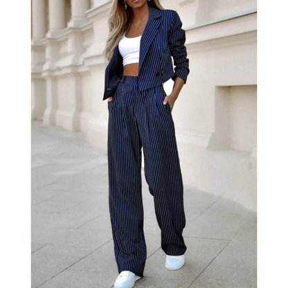 Océana | Ensemble tailleur deux pièces pour femme - Blazer court à rayures - Image 4