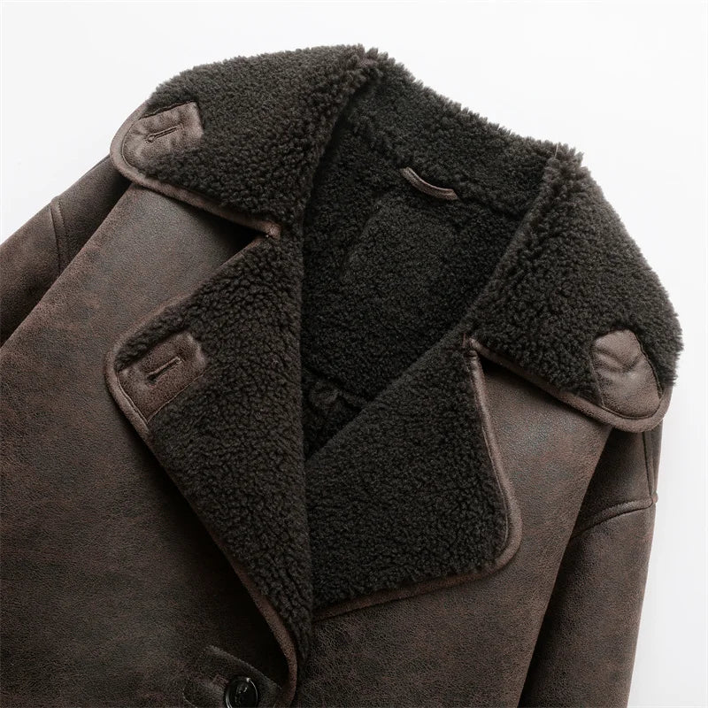Yasmine | Veste croisée doublée en sherpa pour femme - Image 4
