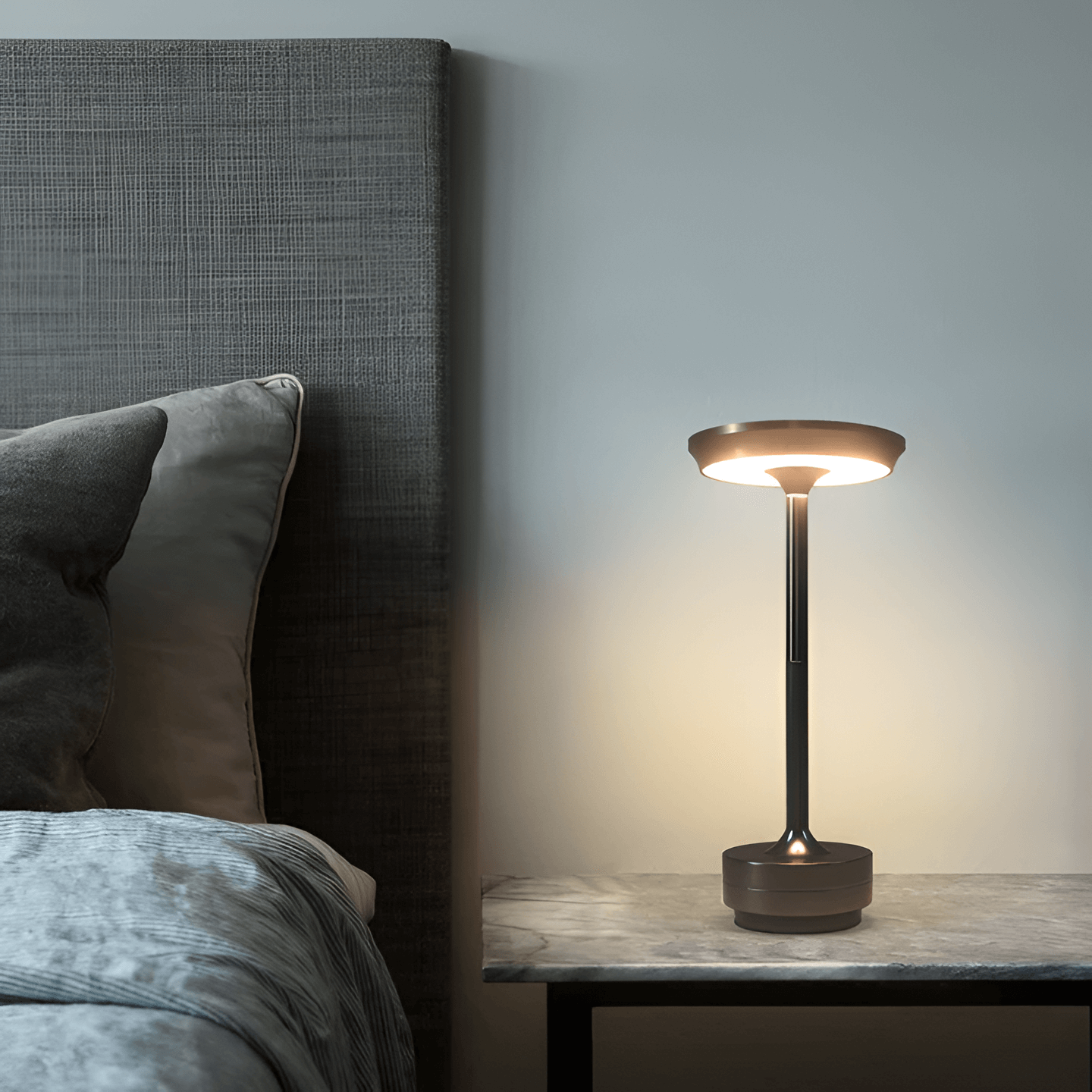 AmiGlow Genopladelig Trådløs LED Bordlampe