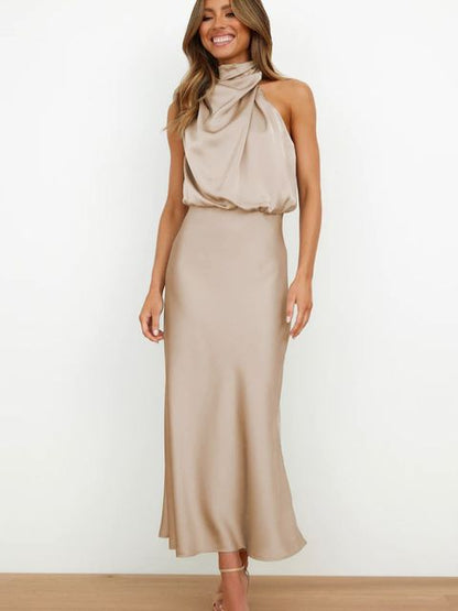Image of Bente | Dame Halterneck Midi Kjole