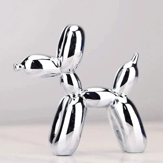 Blank ballonhund-skulptur i kunstharpiks – moderne dekoration til stuen