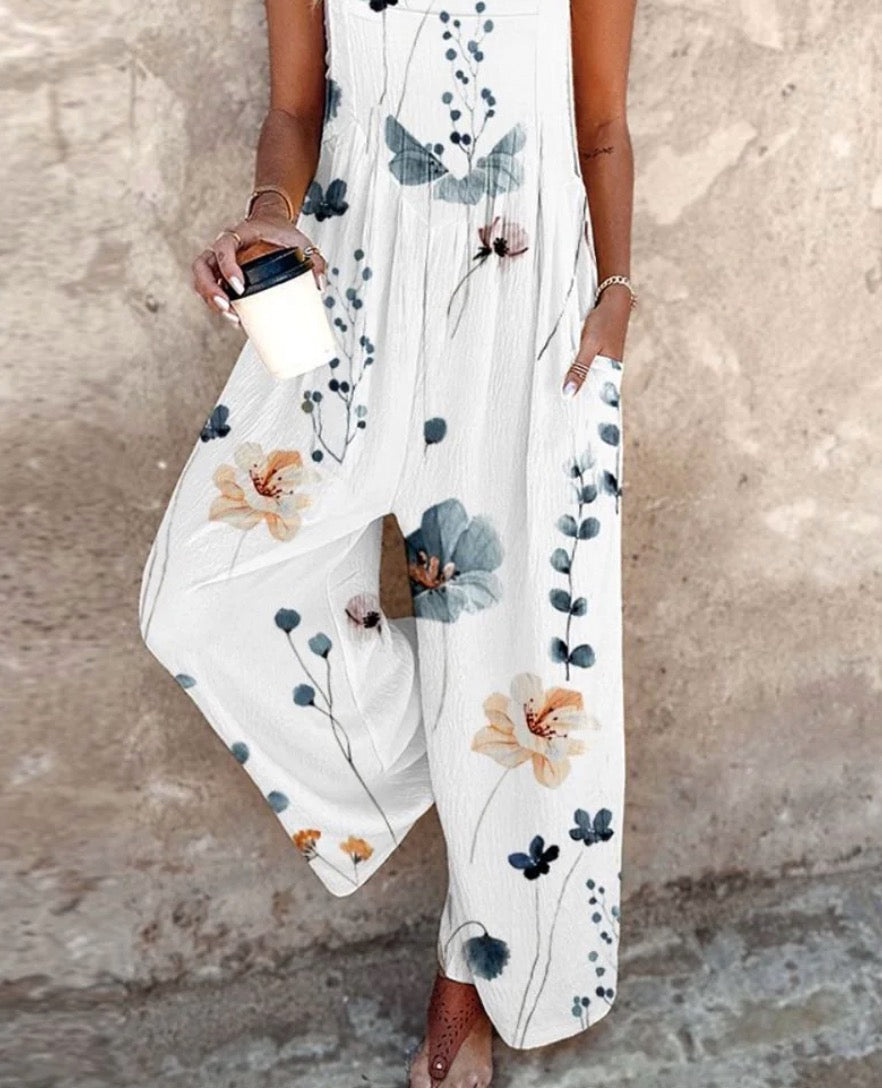 Dame jumpsuit med blomsterprint og brede ben