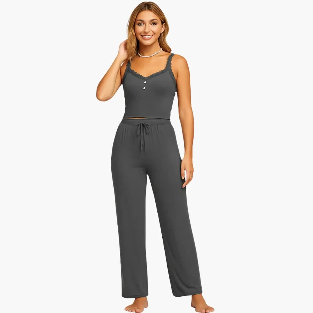 Dame pyjamassæt med knaplukning og cami-top
