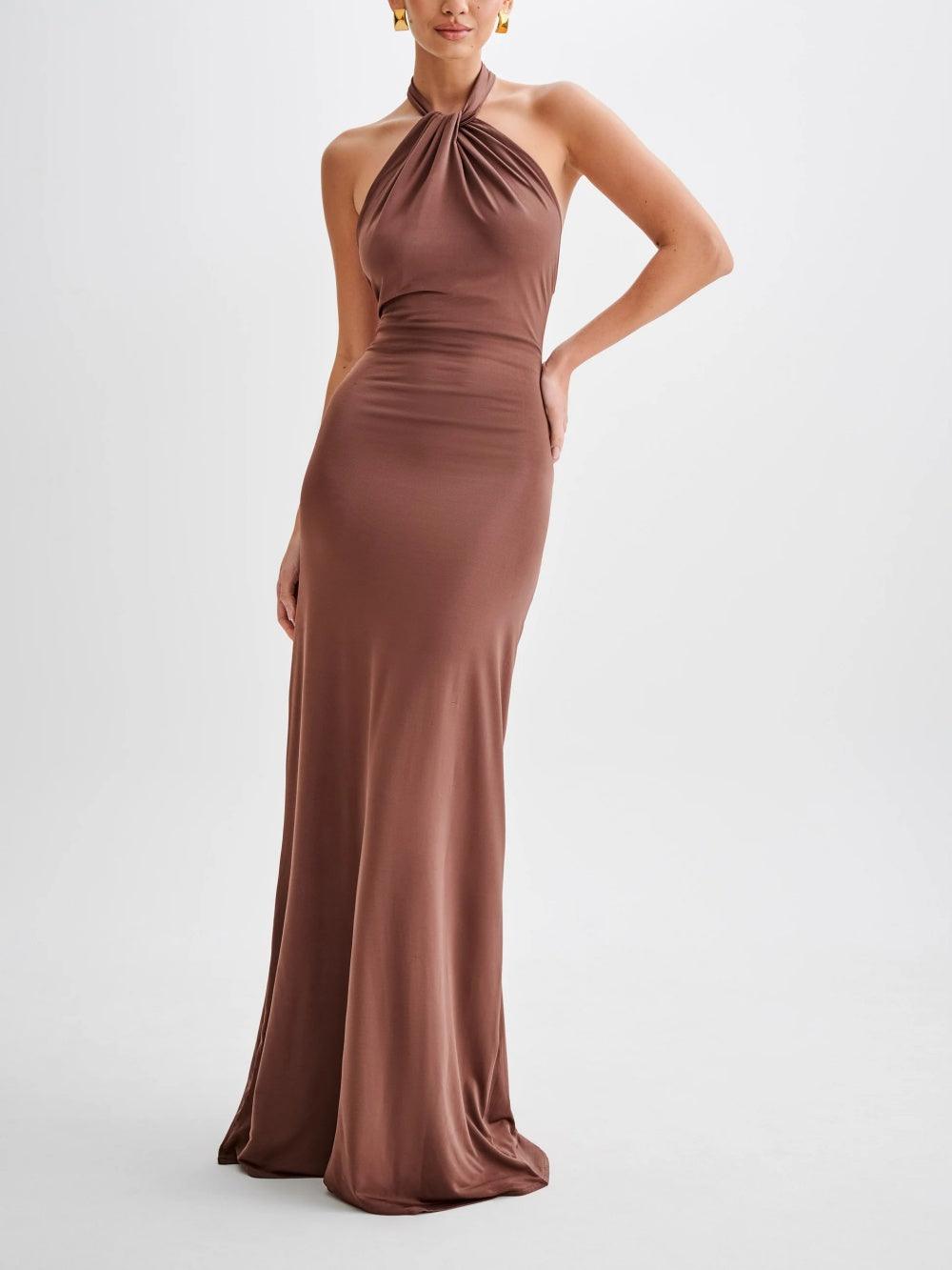 Image of Elly | Dame Halter Fitted Maxi Kjole