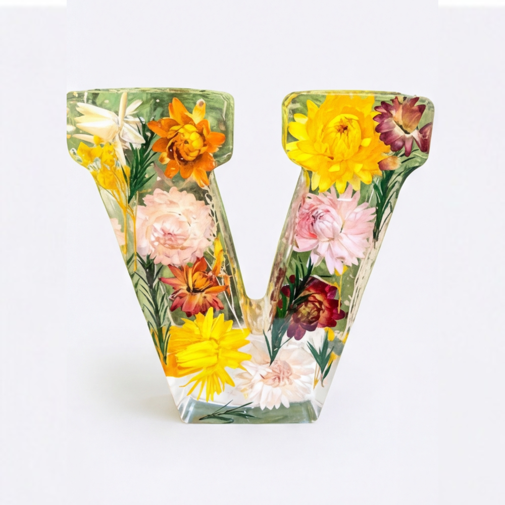 Florenza™ – Personliggjort Blomster Harpiks Bogstav Lys