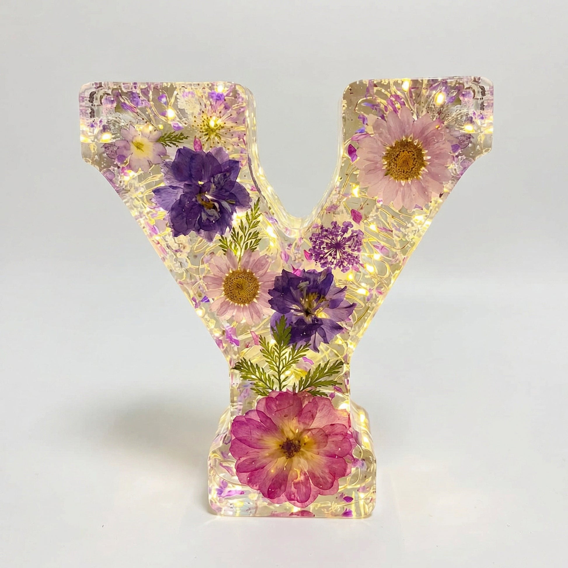 Florenza™ – Personliggjort Blomster Harpiks Bogstav Lys