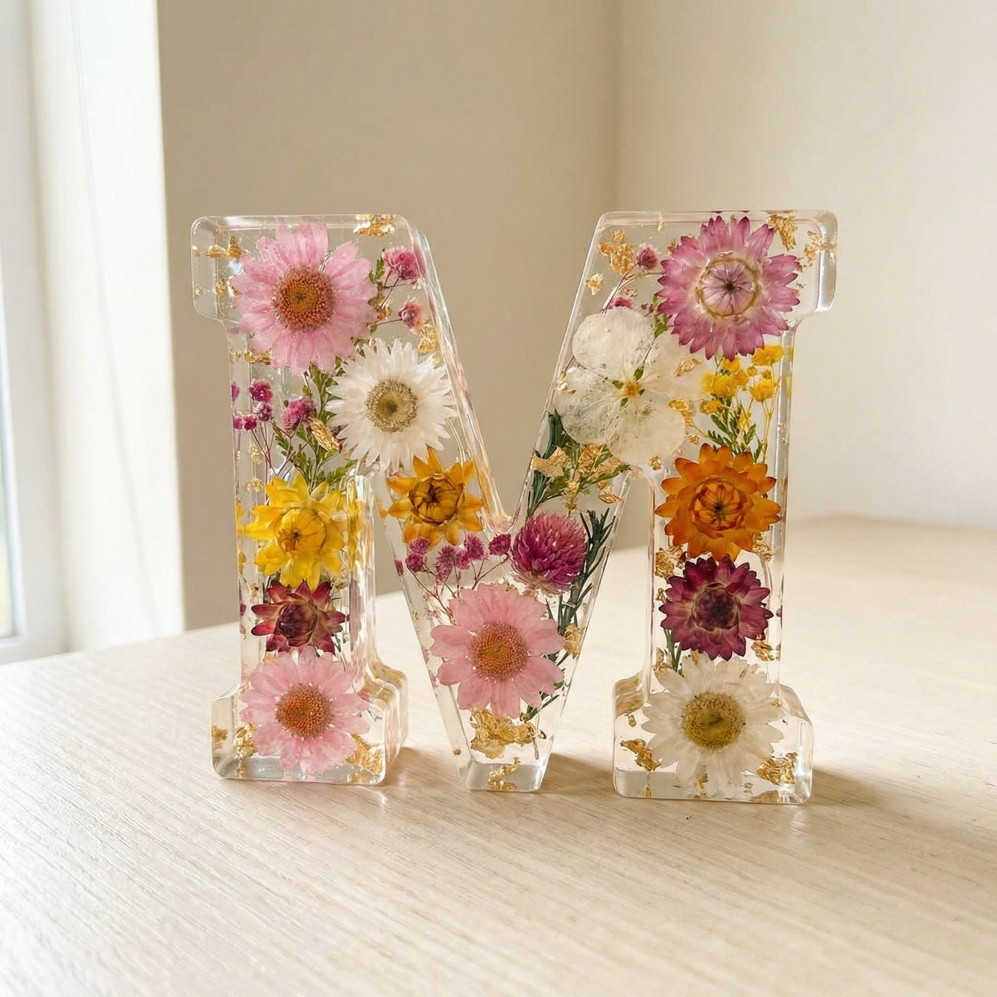 Florenza™ – Personliggjort Blomster Harpiks Bogstav Lys