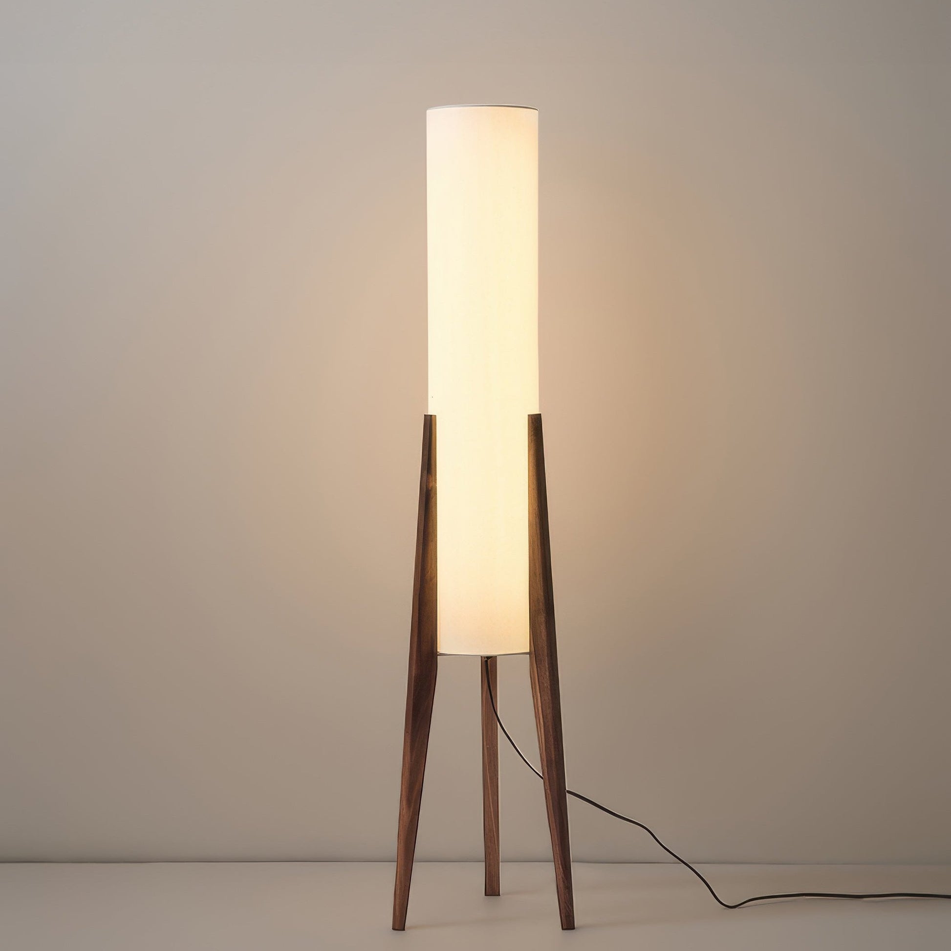 Gulvlampe i Valnød - Moderne & Retro Design | Art Lampe