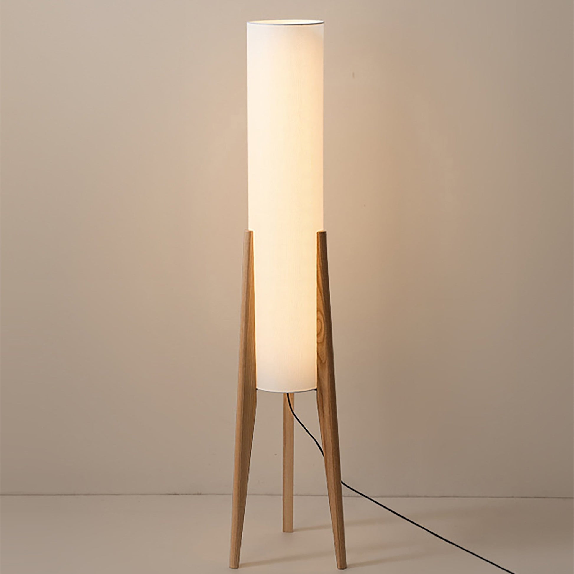 Gulvlampe i Valnød - Moderne & Retro Design | Art Lampe