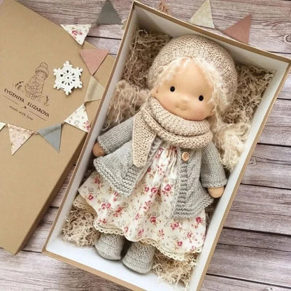 Håndlavet Bomulds Plush Dukke – Waldorf Emma Legetøj