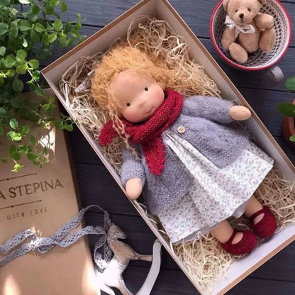 Håndlavet Bomulds Plush Dukke – Waldorf Stil Elise Legetøj
