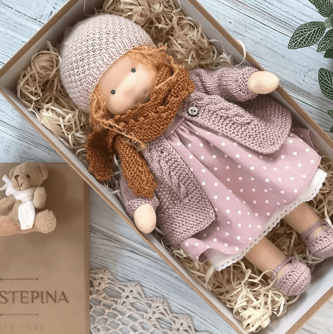 Håndlavet Waldorf Krammedukke - Poppi, Naturligt Blødt Legetøj