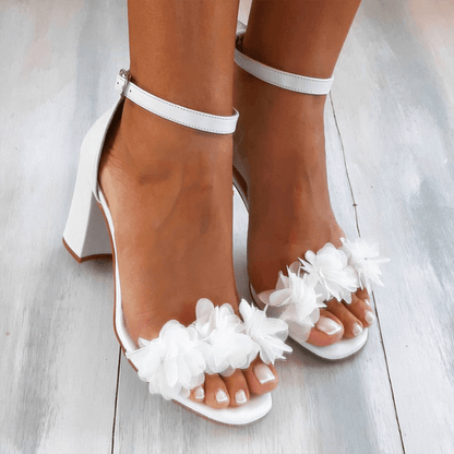 Coline | Sandales élégantes à talons hauts avec bride de cheville et accents floraux - Image 1