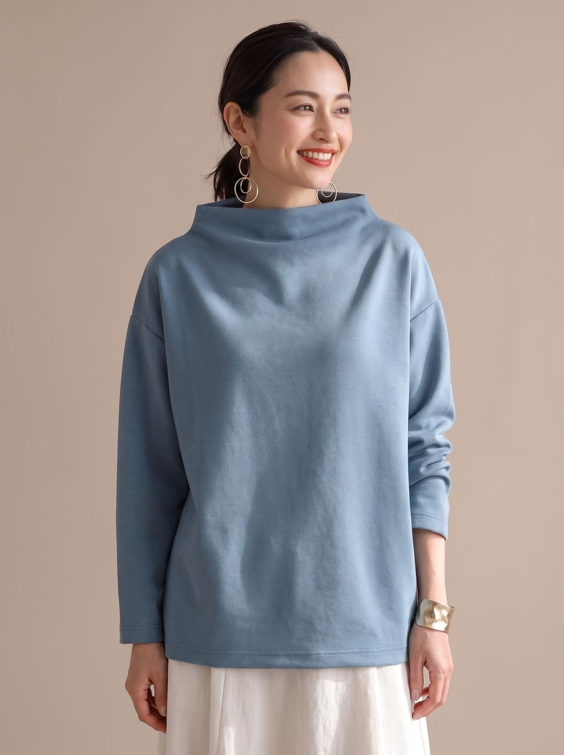 Langærmet pullover-top med mock-neck og afslappet pasform til damer
