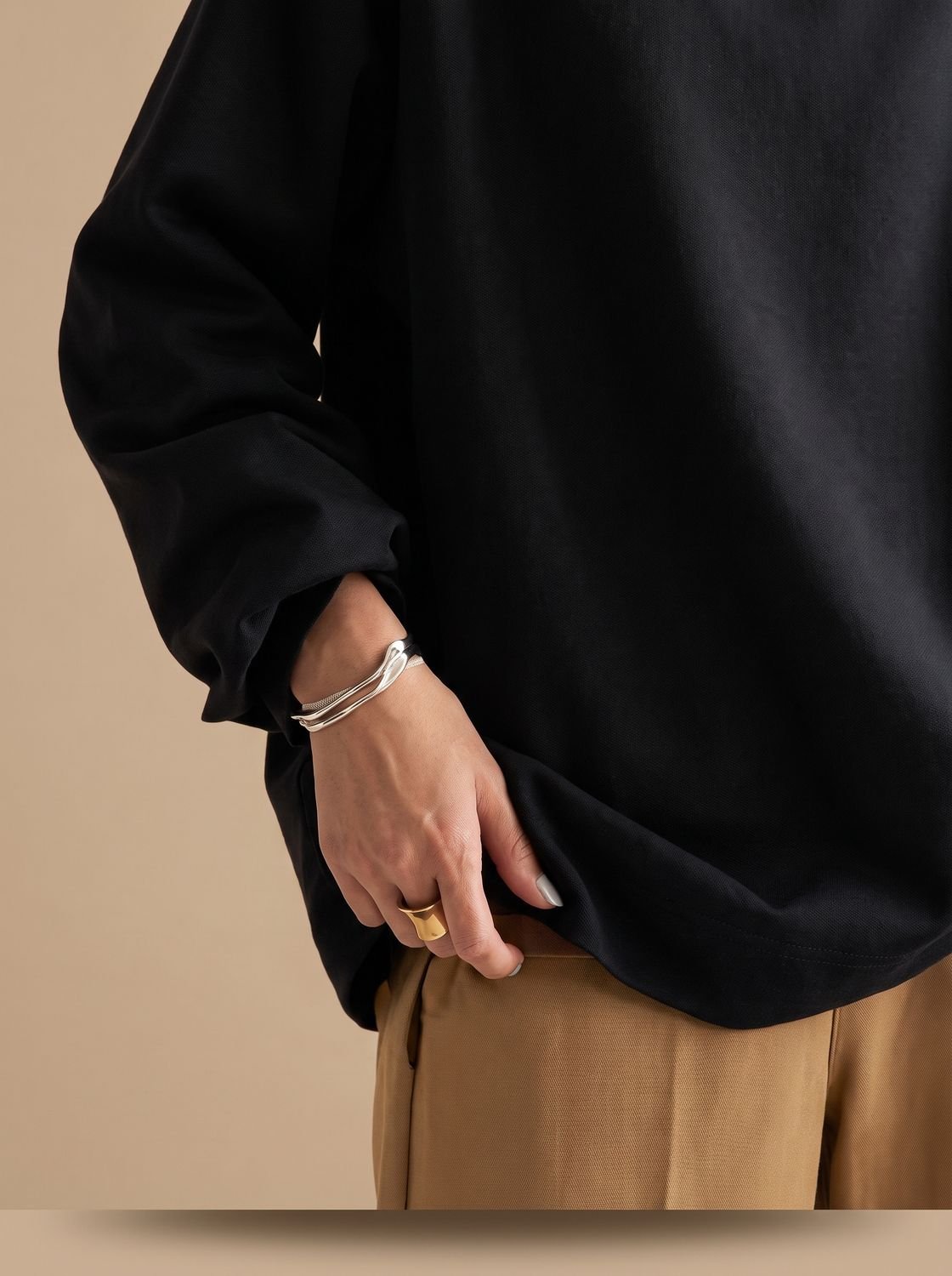 Langærmet pullover-top med mock-neck og afslappet pasform til damer