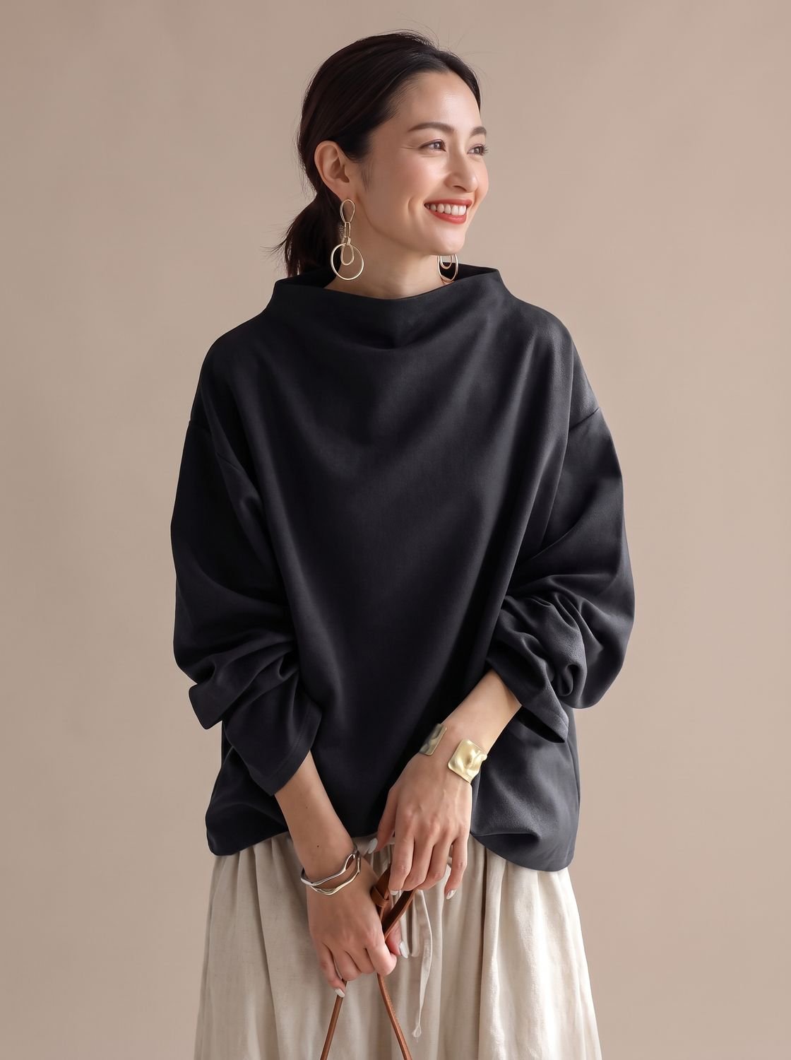 Langærmet pullover-top med mock-neck og afslappet pasform til damer