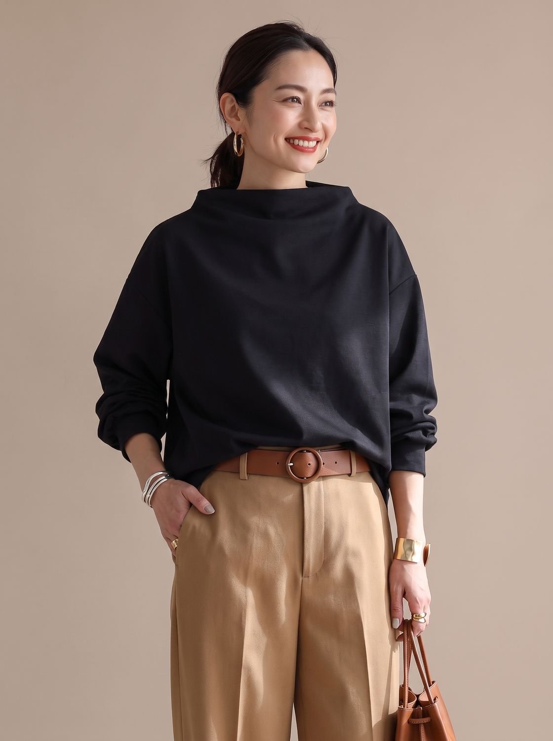 Langærmet pullover-top med mock-neck og afslappet pasform til damer